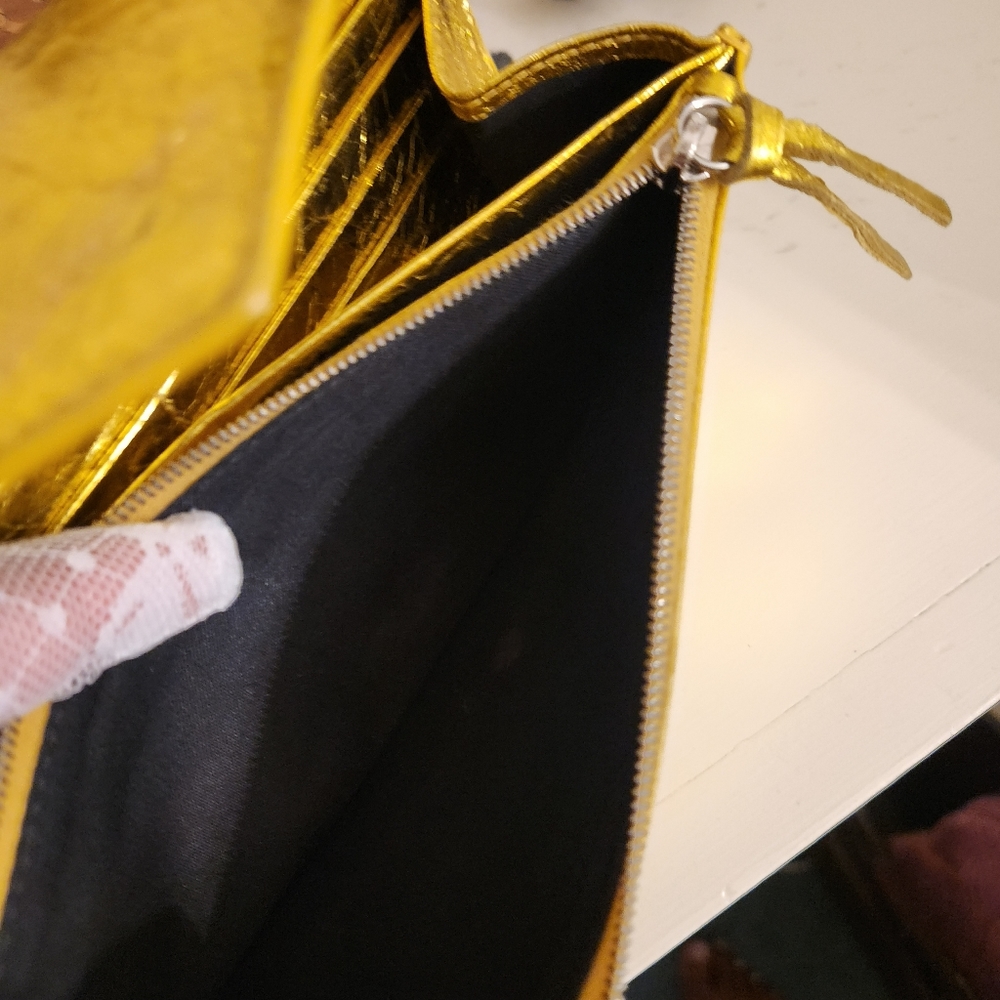 EUC Very Rare Balenciaga wallet with Unbranded Gold Chain. - Picture 10 of 12